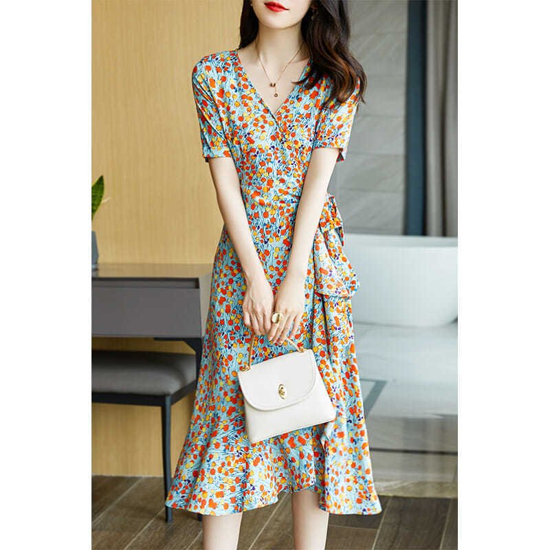 Feminine Looks Slim And Wears A French Floral Dress - Elevra
