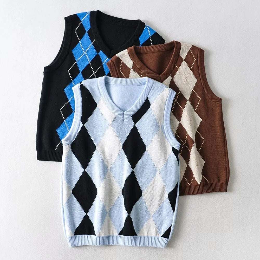 New V - neck knitted vest with plaid knitting - Elevra